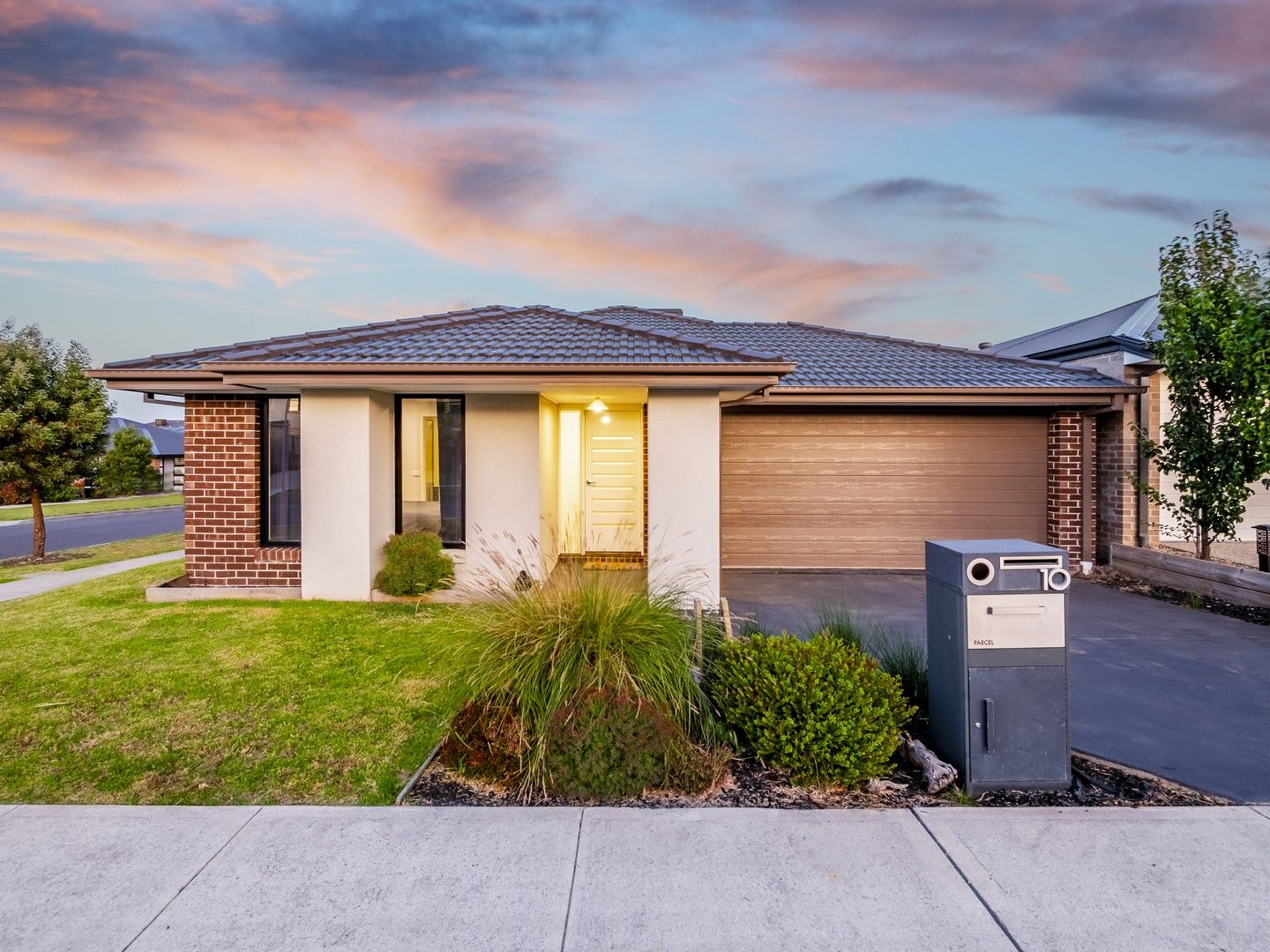 4 bedrooms House in 10 Altitude Drive BOTANIC RIDGE VIC, 3977