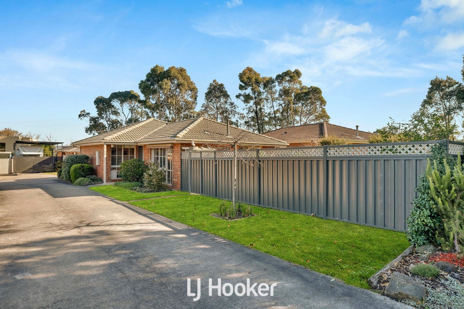 3 bedrooms Apartment / Unit / Flat in 1/15 Florence Avenue BERWICK VIC, 3806