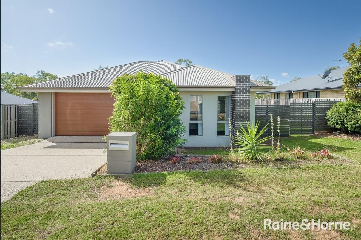 4 bedrooms House in 7 Clover Crescent BOYNE ISLAND QLD, 4680