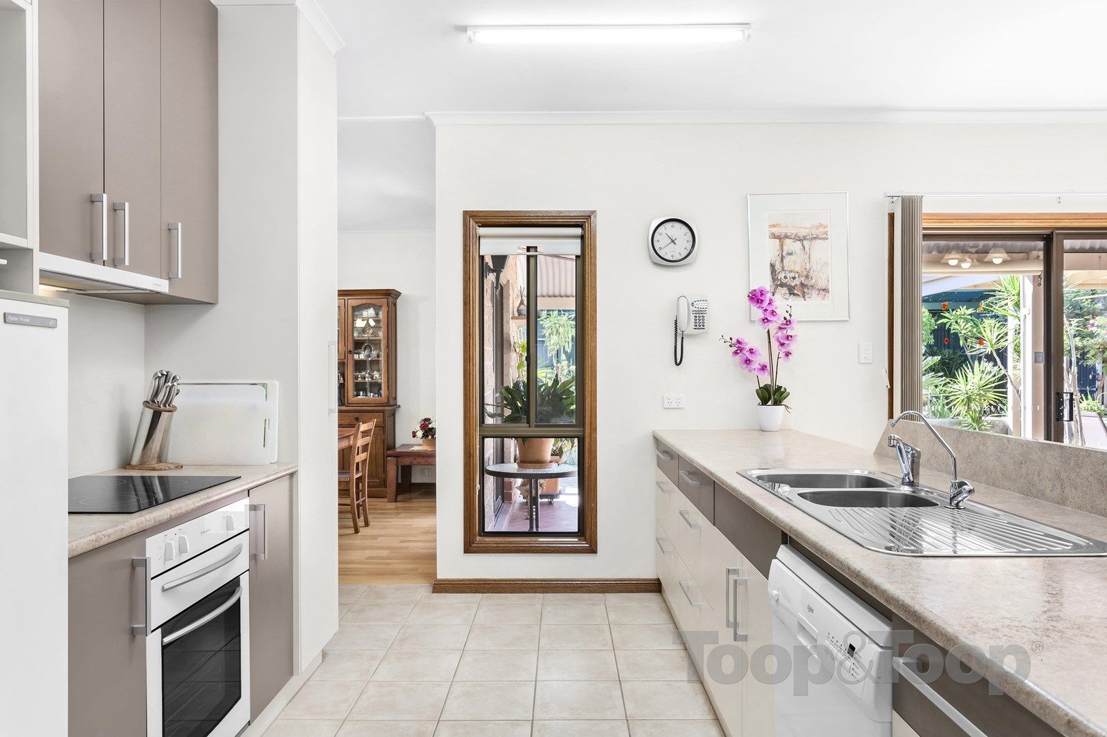 54 Koongarra Avenue, Magill SA 5072, Image 2