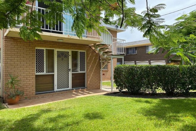 Picture of 1/6 Vernia Place, BIGGERA WATERS QLD 4216