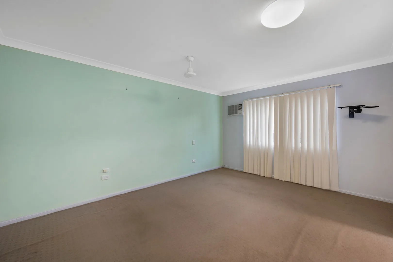 House in Annandale - More