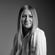 Tamara Uzelac, Sales representative