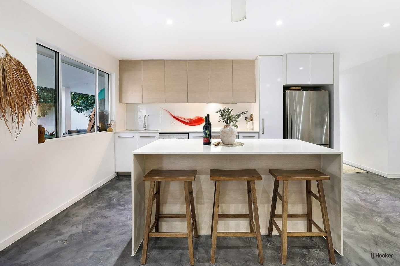 4 bedrooms House in 30 Japonica Drive PALM BEACH QLD, 4221