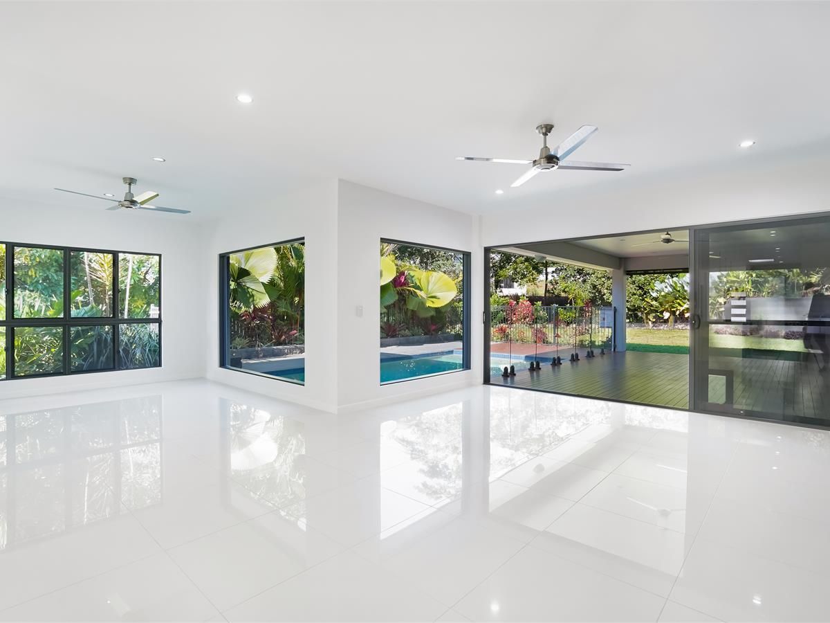 4 bedrooms House in 77 McFarlane Drive KANIMBLA QLD, 4870