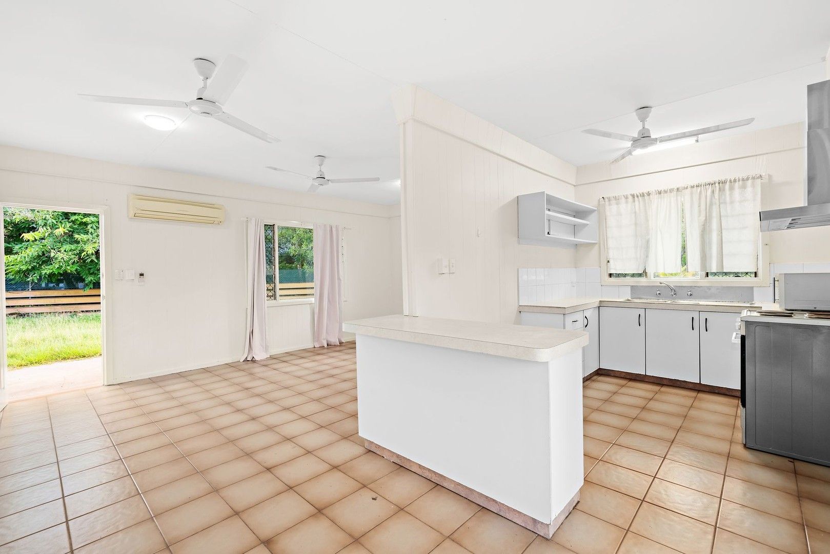 3 bedrooms House in 41 Copeland Crescent NAKARA NT, 0810