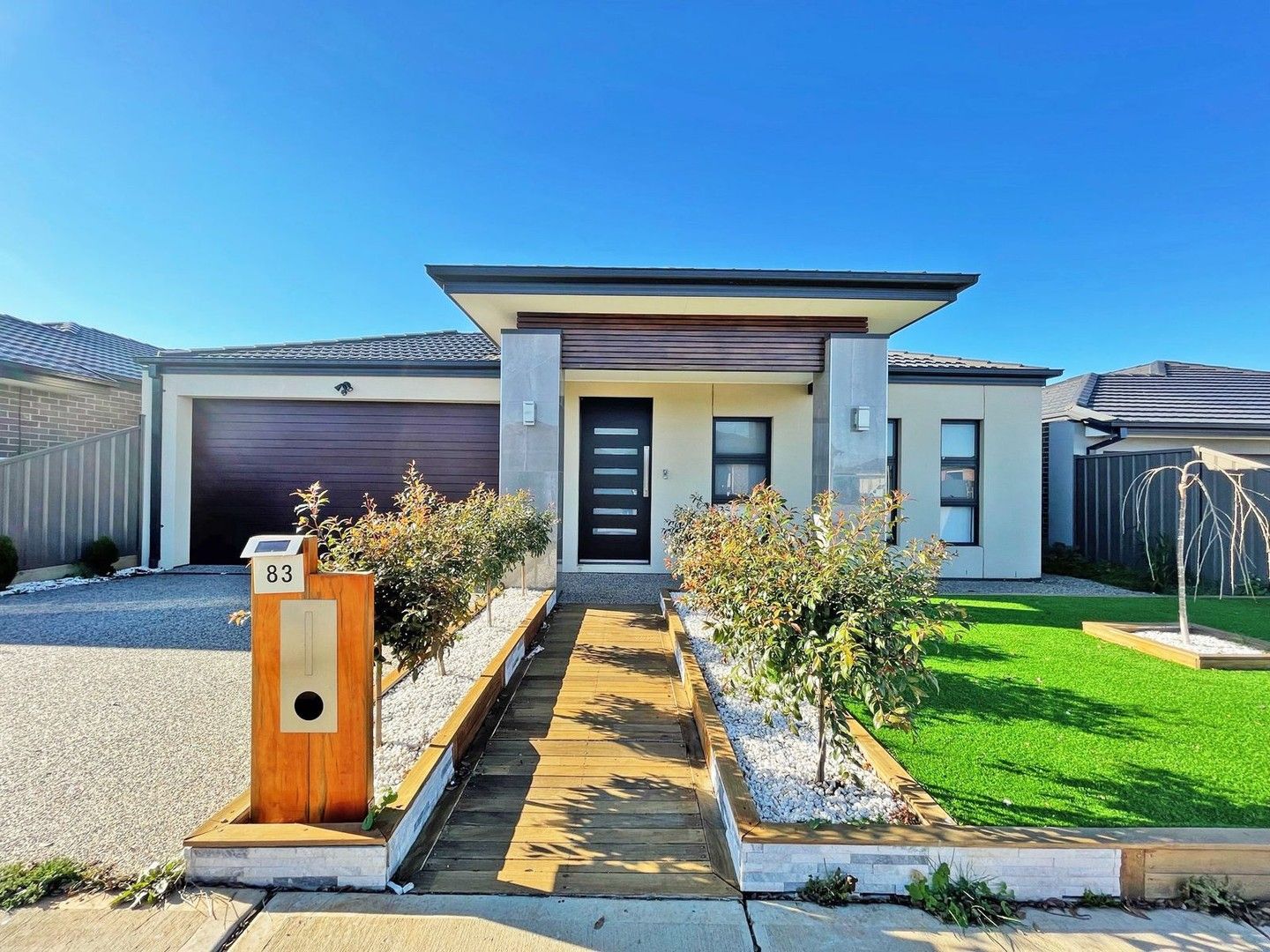 4 bedrooms House in 83 Hawking Crescent FRASER RISE VIC, 3336