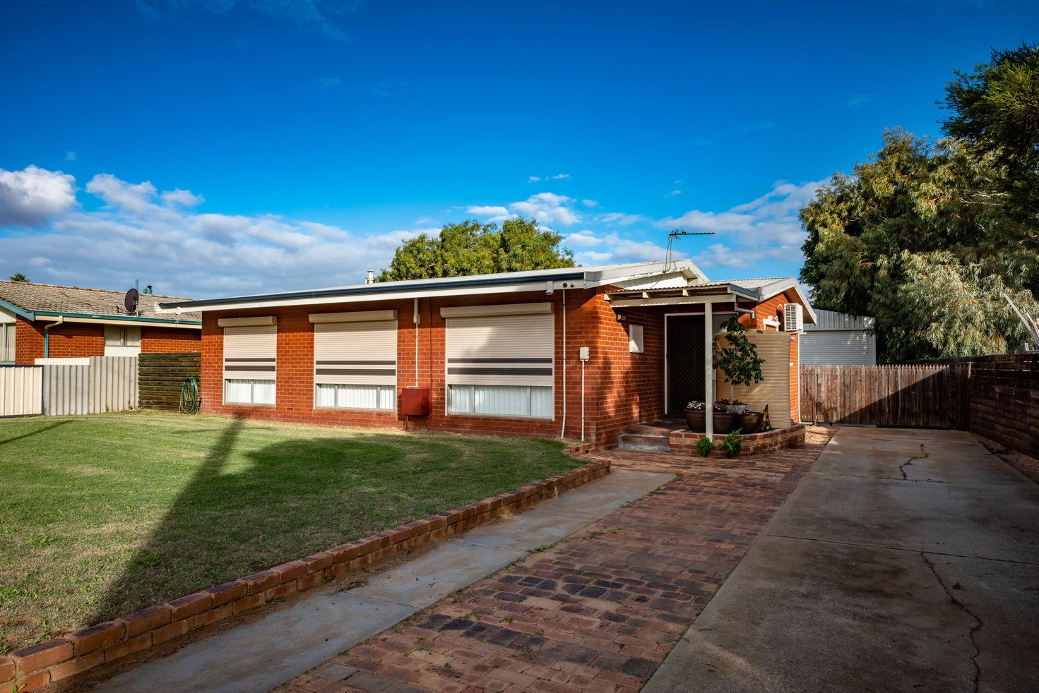 3 bedrooms House in 16 Adelaide Street WAGGRAKINE WA, 6530