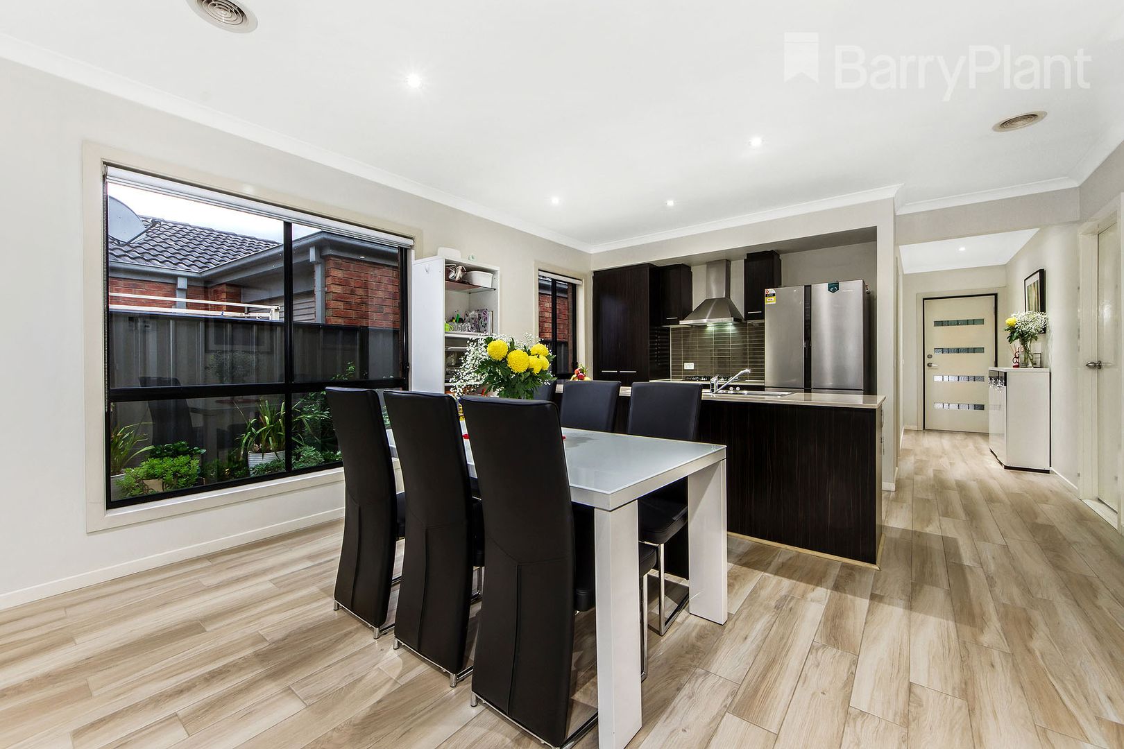 29 Manderston Avenue, Derrimut VIC 3026, Image 2