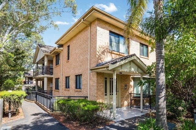 2 bedrooms Apartment / Unit / Flat in 4/23-25 Showground Road CASTLE HILL NSW, 2154