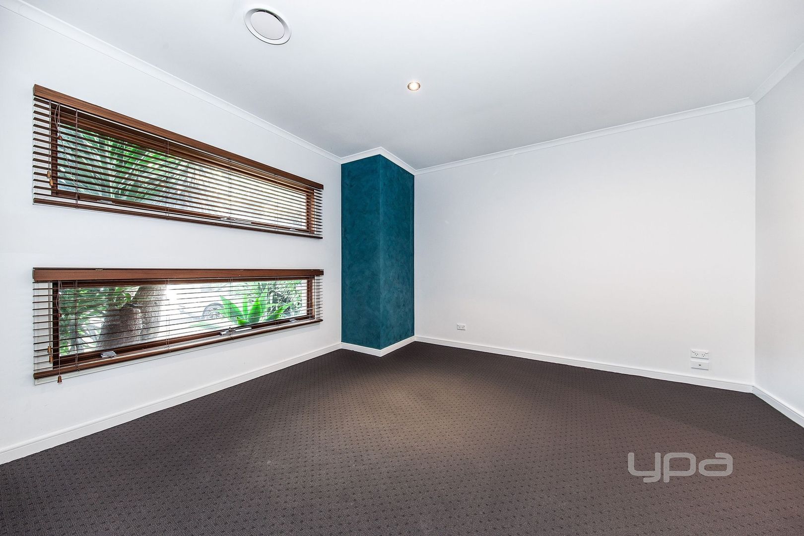 21 Streeton Avenue, Caroline Springs VIC 3023, Image 2