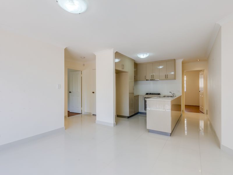 13/18 Gladstone Raod, Armadale WA 6112 Villa For Rent Domain