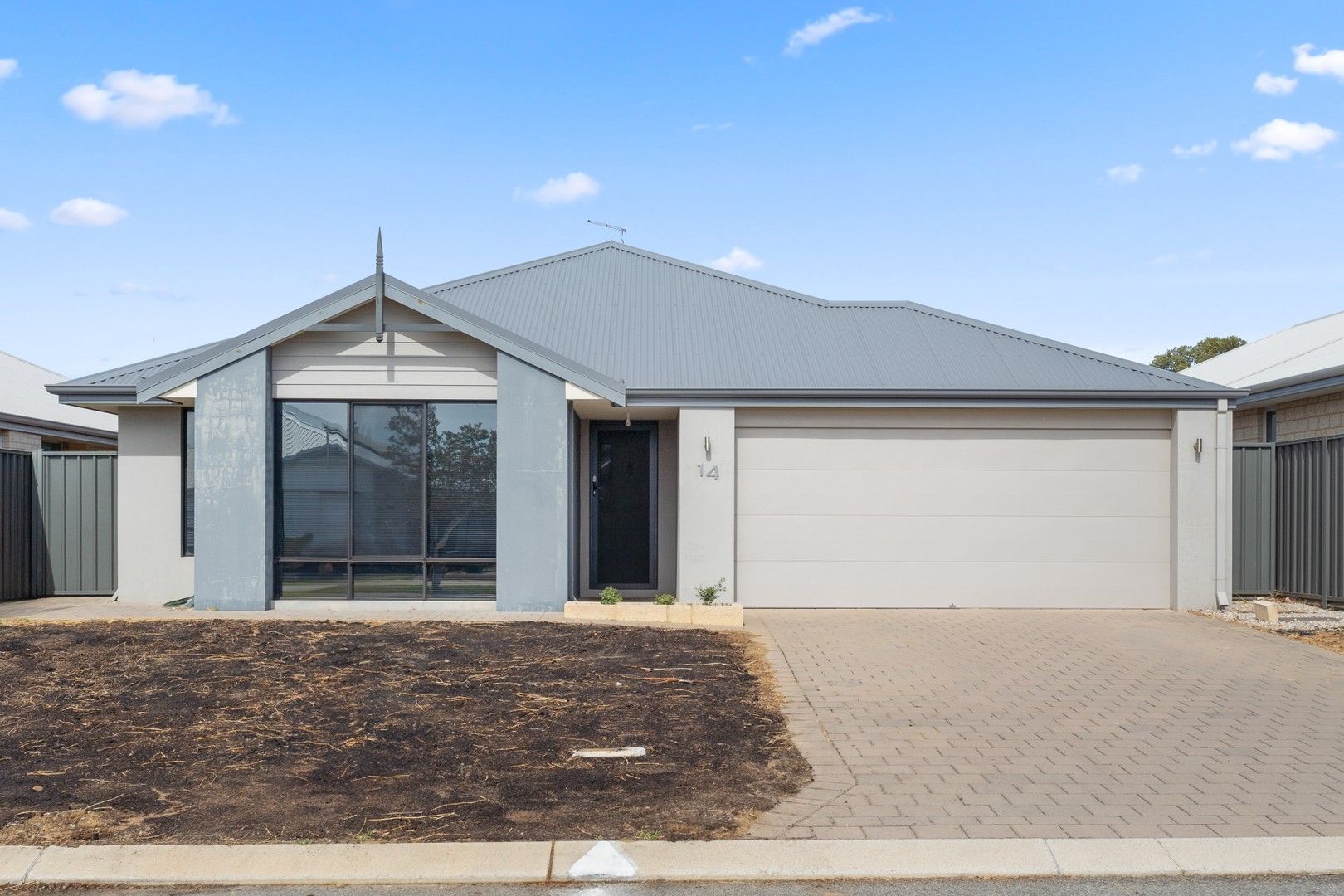 4 bedrooms House in 14 Enkindle Loop BALDIVIS WA, 6171