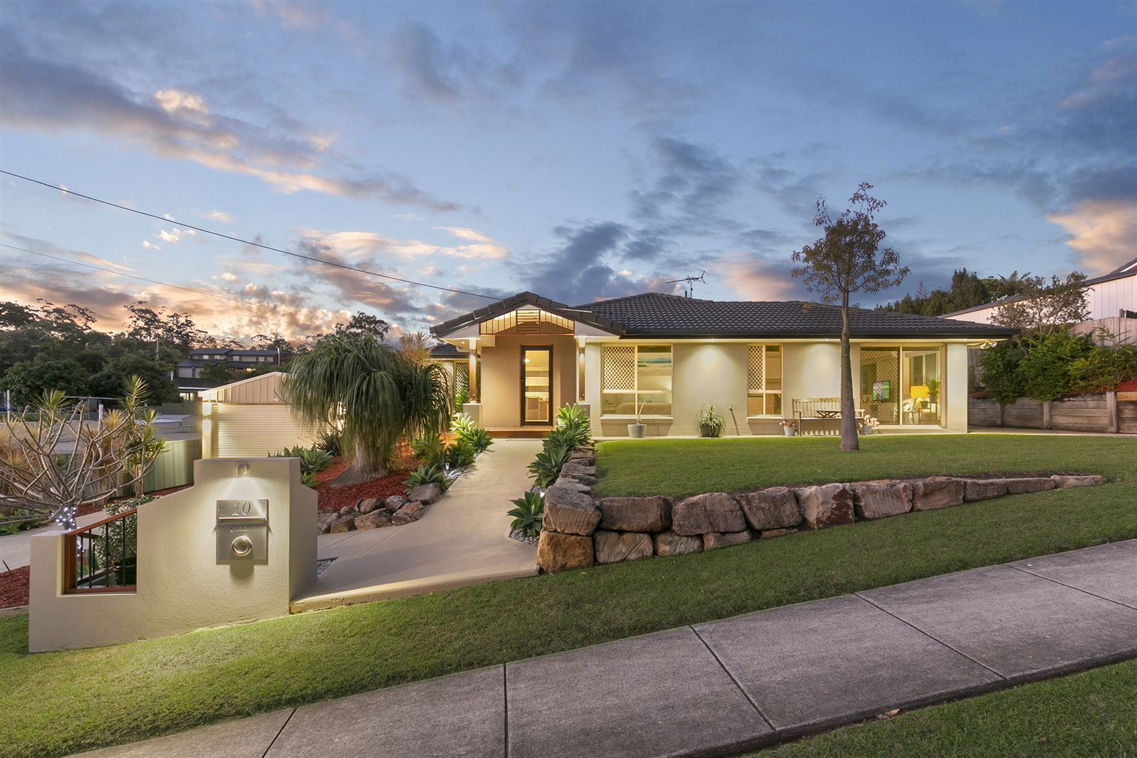 4 bedrooms House in 10 Cudal Street SHAILER PARK QLD, 4128