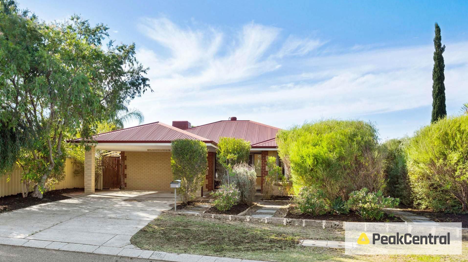 4 bedrooms House in 11 Dreier Court ATWELL WA, 6164