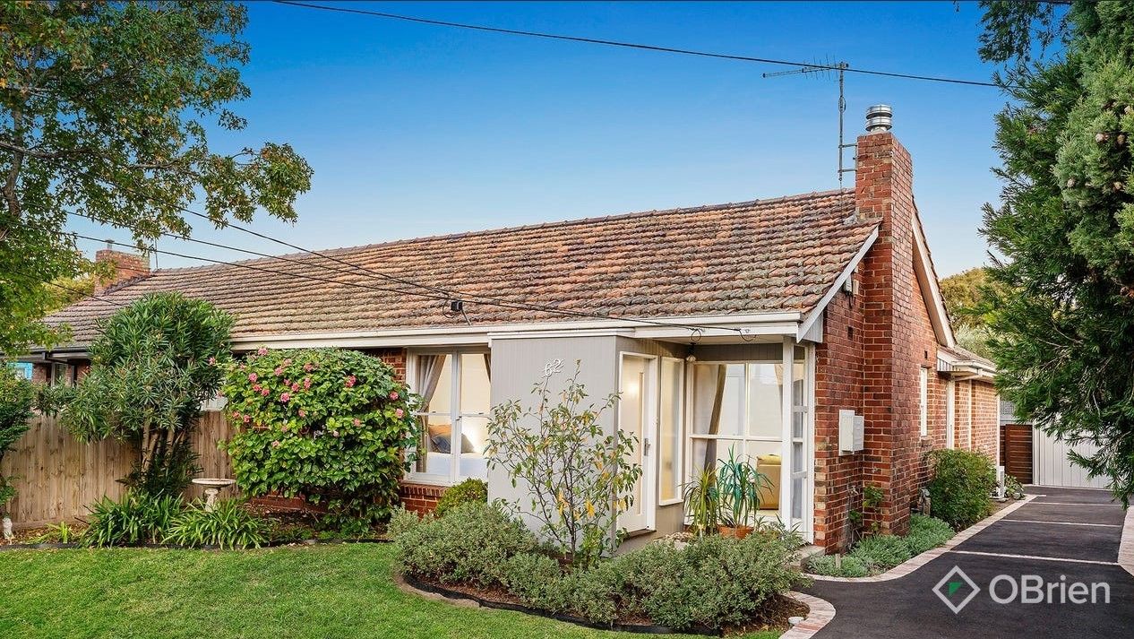 3 bedrooms House in 62 Widdop Crescent HAMPTON EAST VIC, 3188