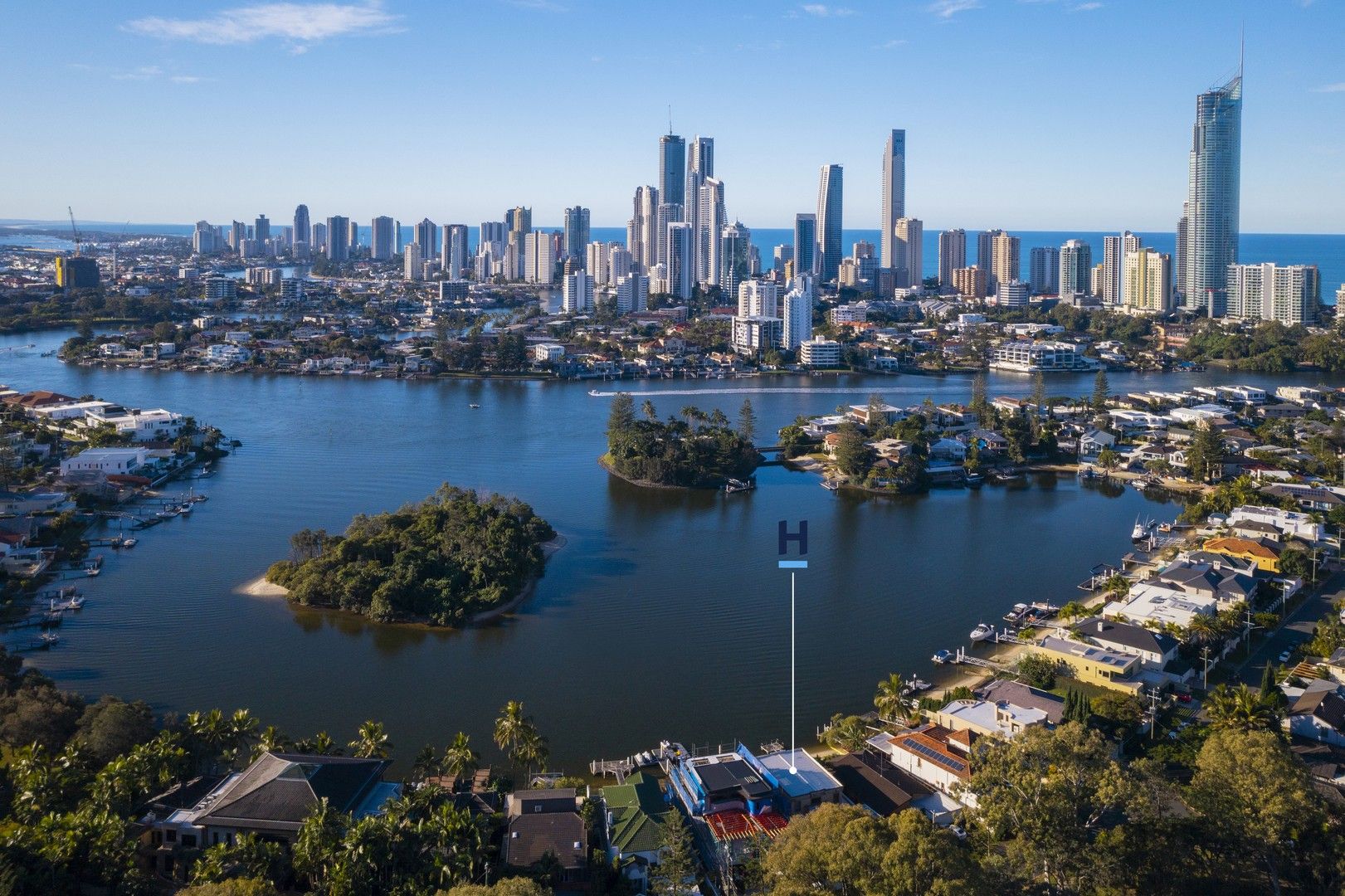 4 bedrooms House in 49 The Corso ISLE OF CAPRI QLD, 4217