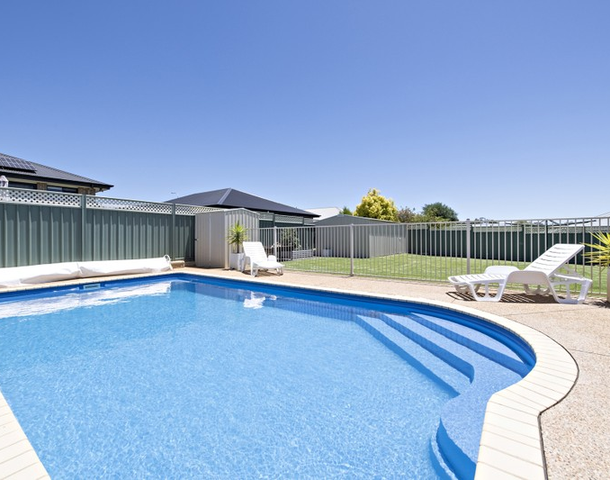 14 Cypress Point Drive, Dubbo NSW 2830