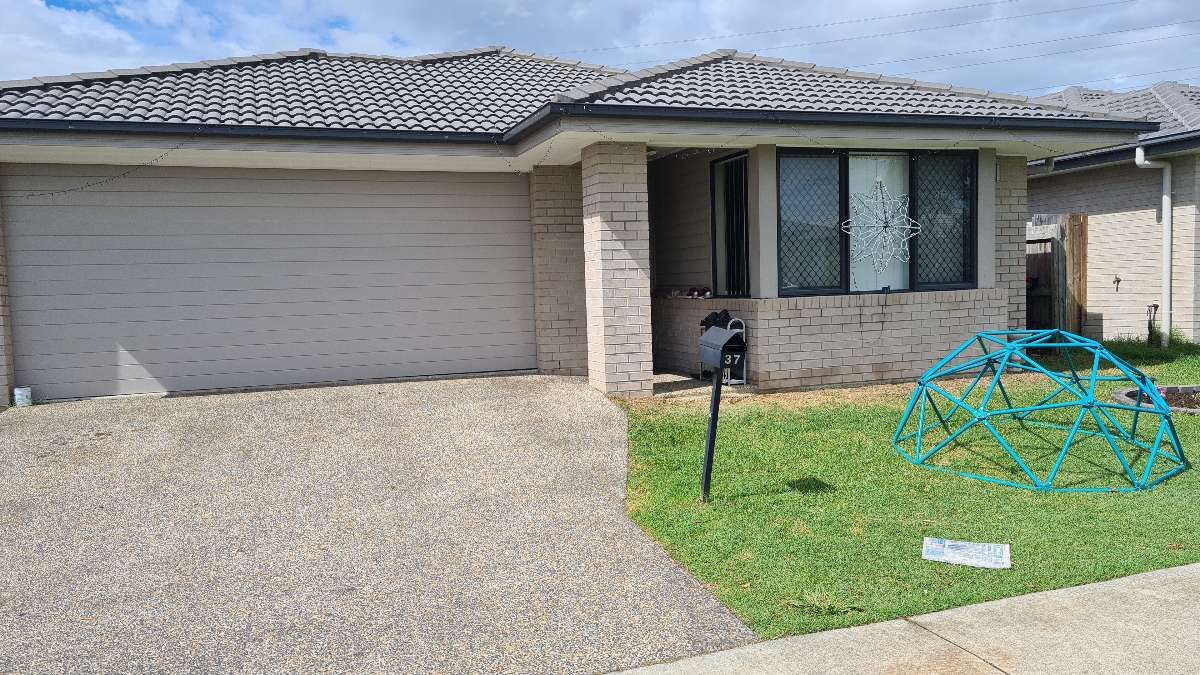 4 bedrooms House in 37 Leland Street YARRABILBA QLD, 4207