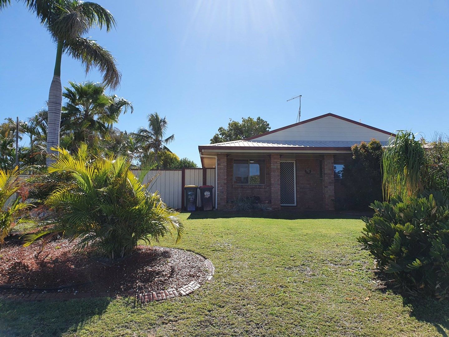 9 Cowan Crescent, Emerald Property History & Address Research Domain