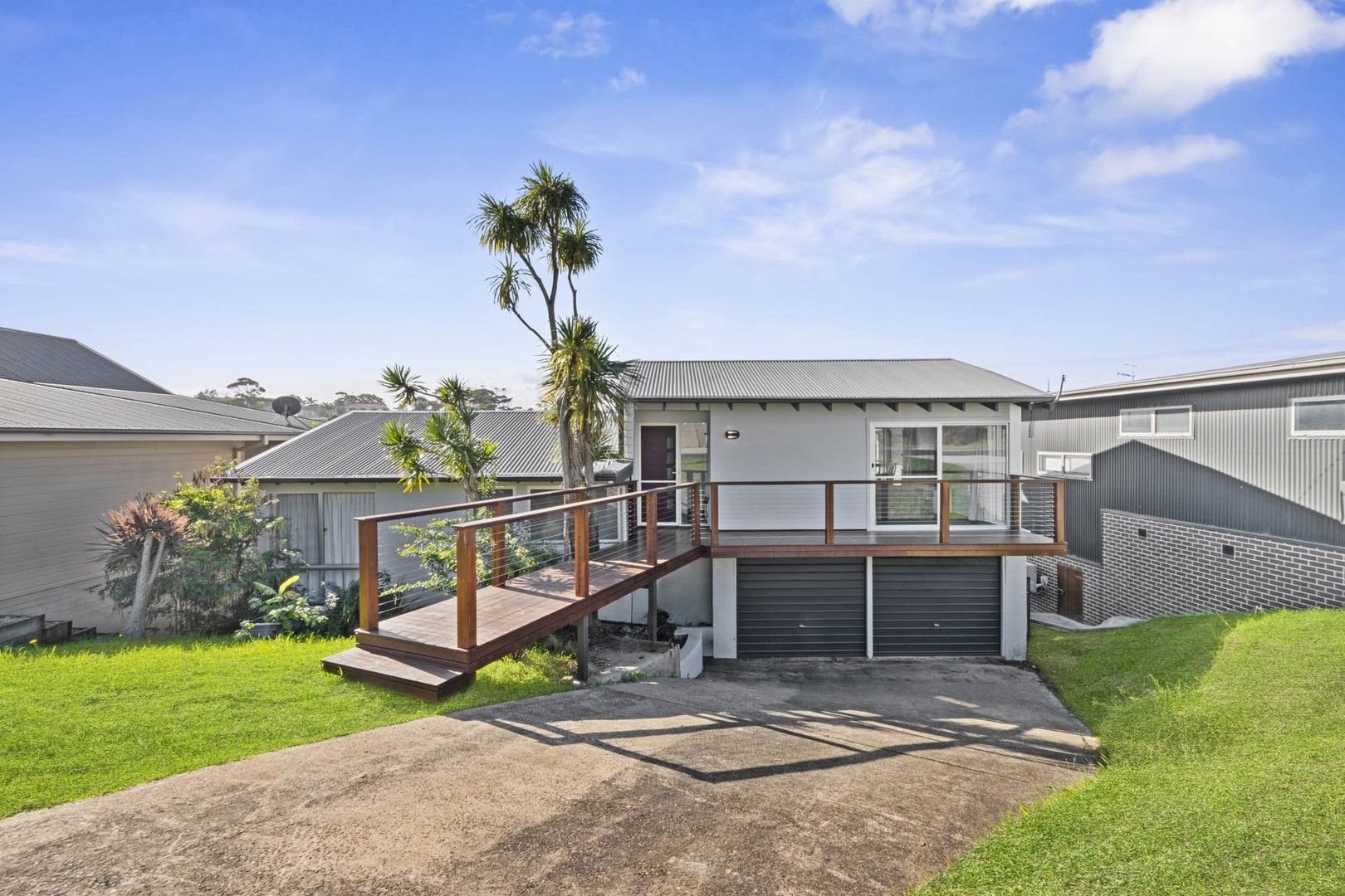 3 bedrooms House in 73 Illabunda Drive MALUA BAY NSW, 2536