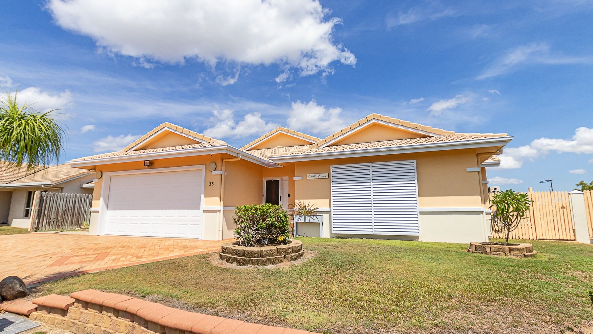 4 bedrooms House in 23 Miranda Circuit ANNANDALE QLD, 4814