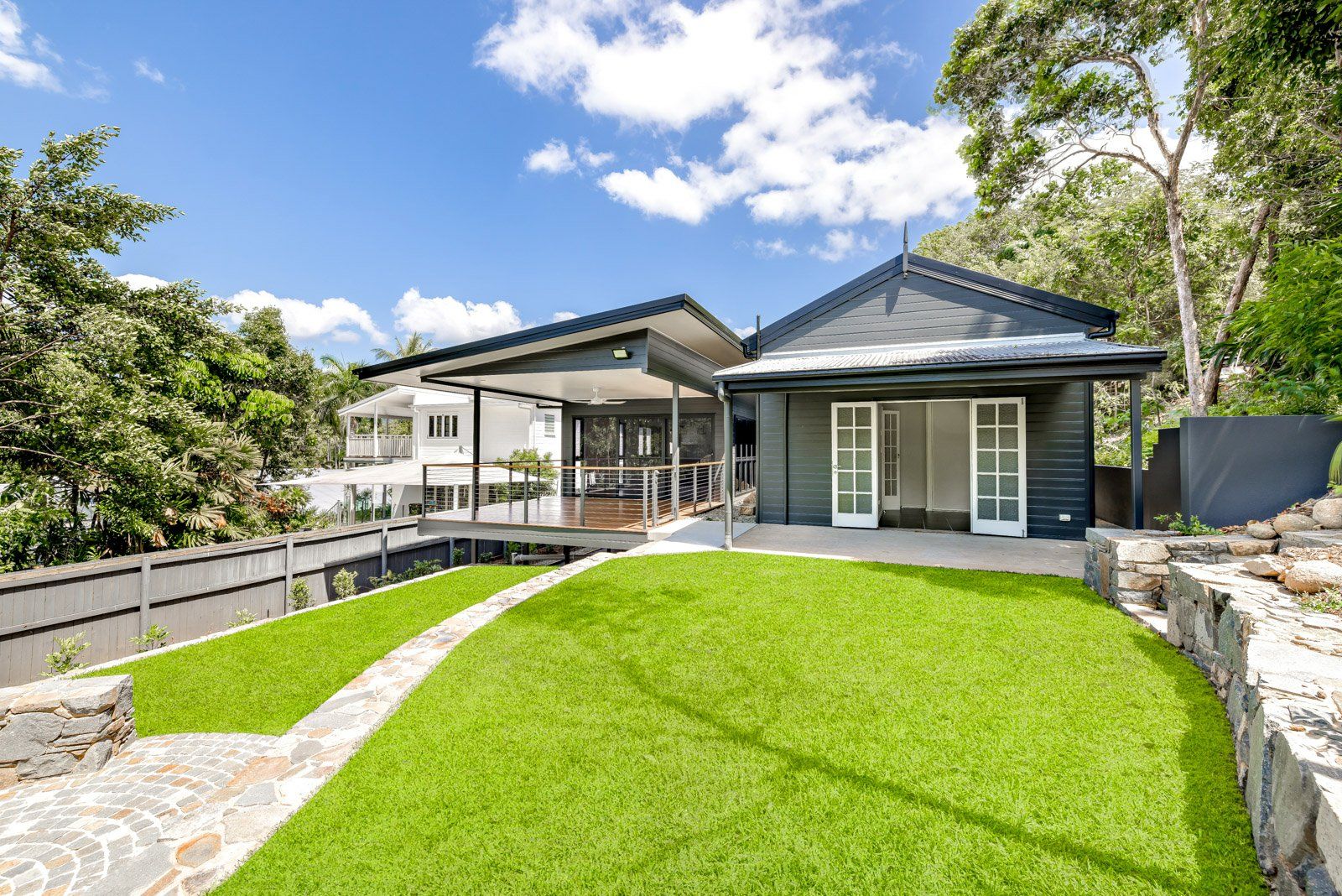 4 bedrooms House in 28 Friend Street EDGE HILL QLD, 4870