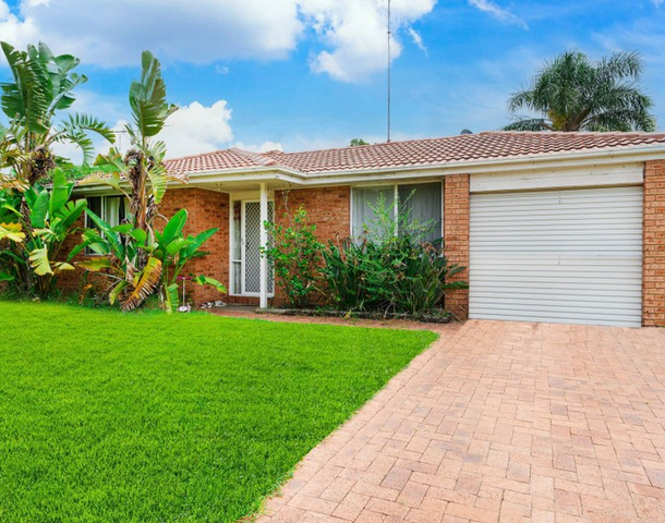 30 Carbasse Crescent, St Helens Park NSW 2560