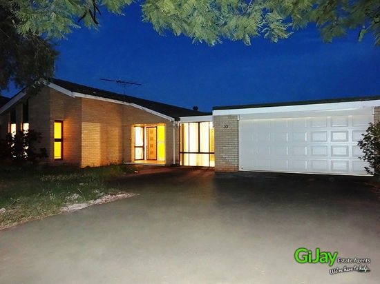 4 bedrooms House in 10 Chicago St ROBERTSON QLD, 4109