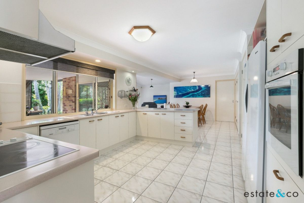 3 Camelot Crescent, Middle Park QLD 4074, Image 2