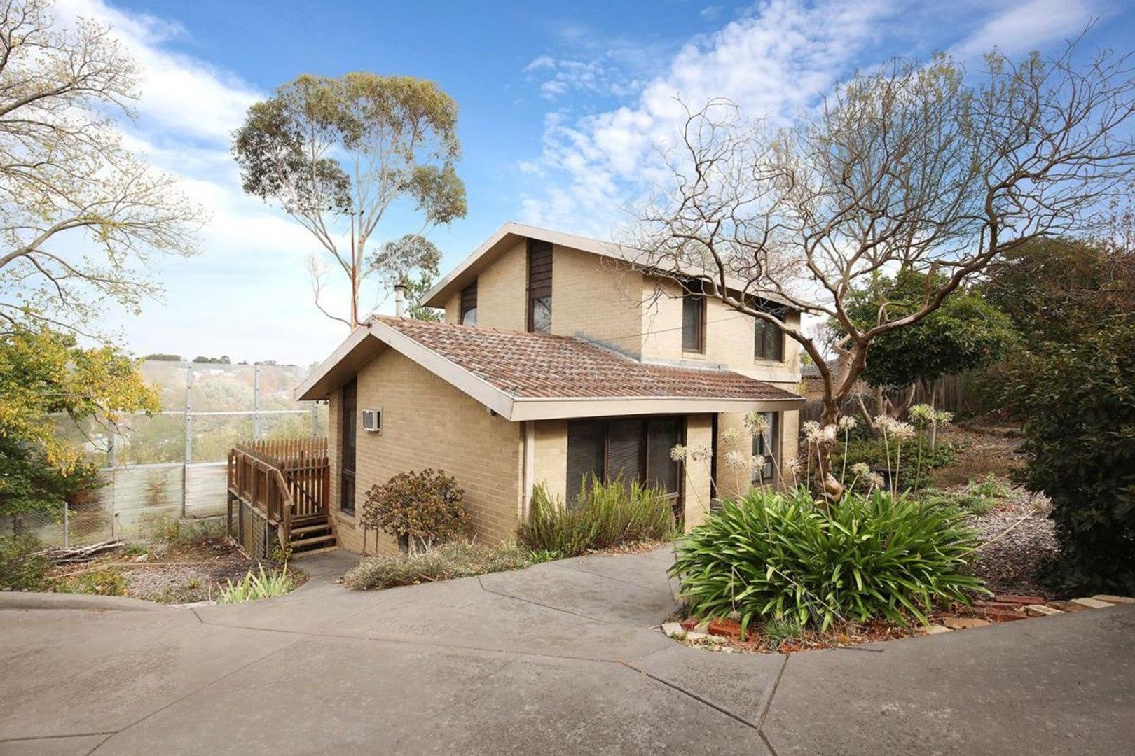 4 bedrooms House in 5 Haig Court DONCASTER EAST VIC, 3109