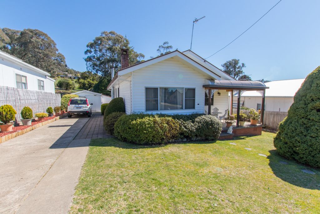 12 Batlow Avenue, Batlow NSW 2730, Image 1