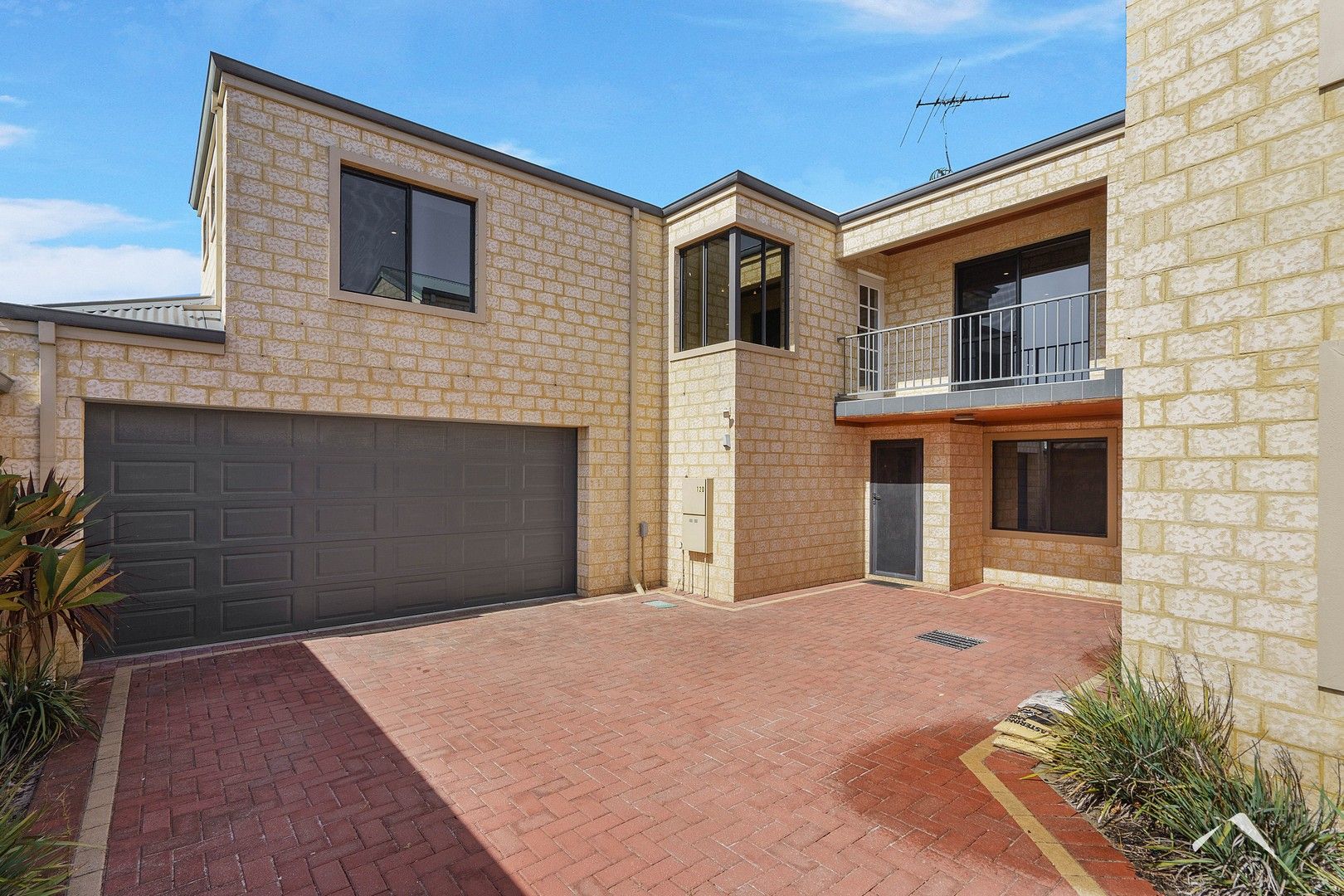 3 bedrooms Townhouse in 12D Lindfield Street WESTMINSTER WA, 6061