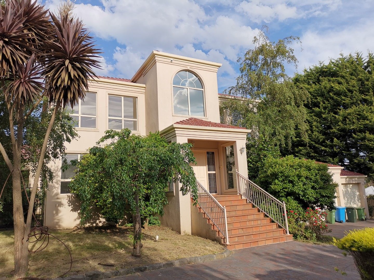 5 bedrooms House in 10-12 Cranston Close NARRE WARREN NORTH VIC, 3804