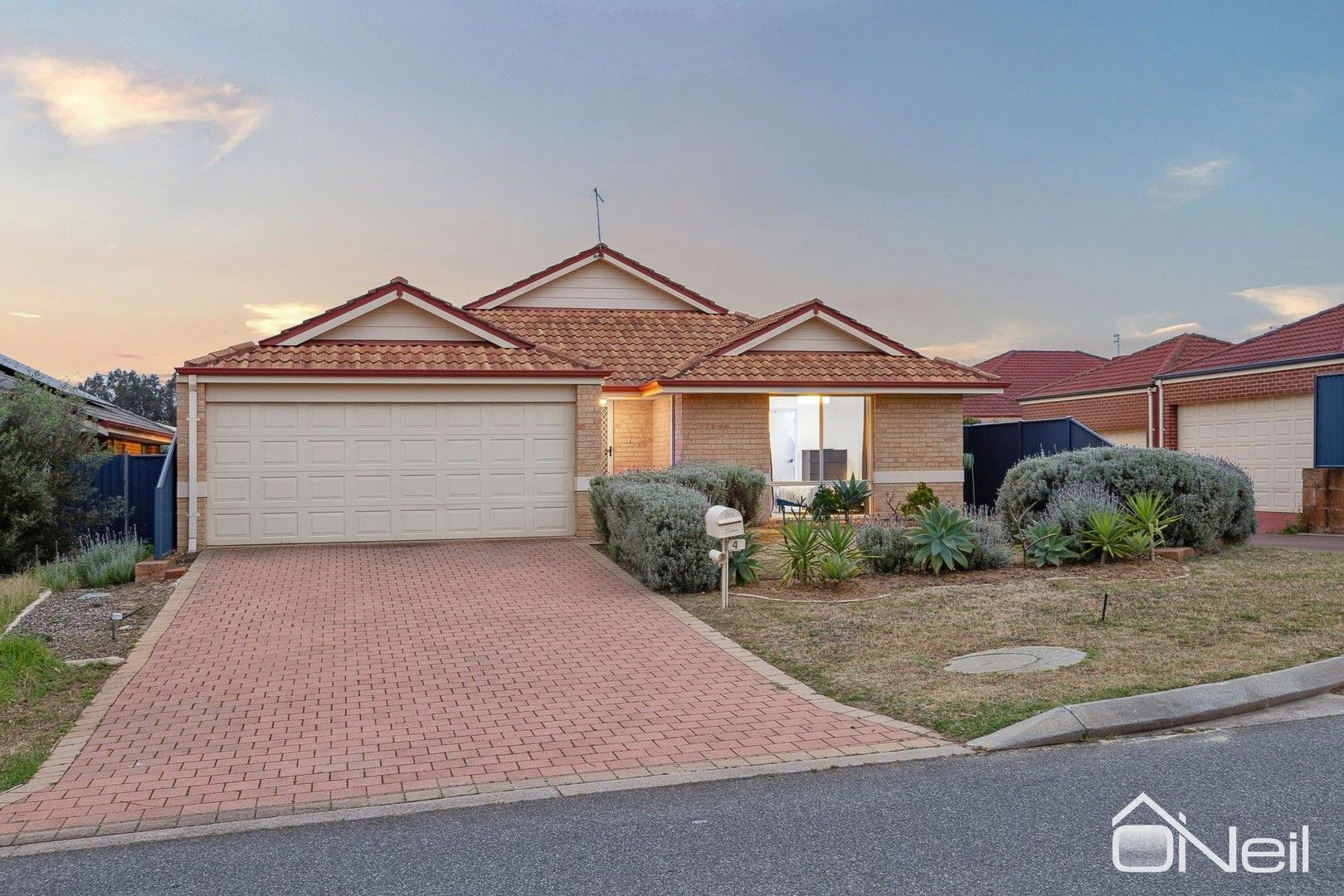 4 bedrooms House in 4 Bunya Green BYFORD WA, 6122