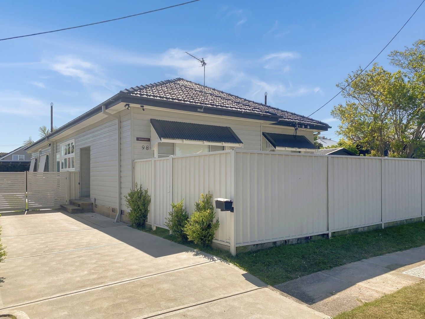 3 bedrooms House in 98 Turnbull Street HAMILTON SOUTH NSW, 2303