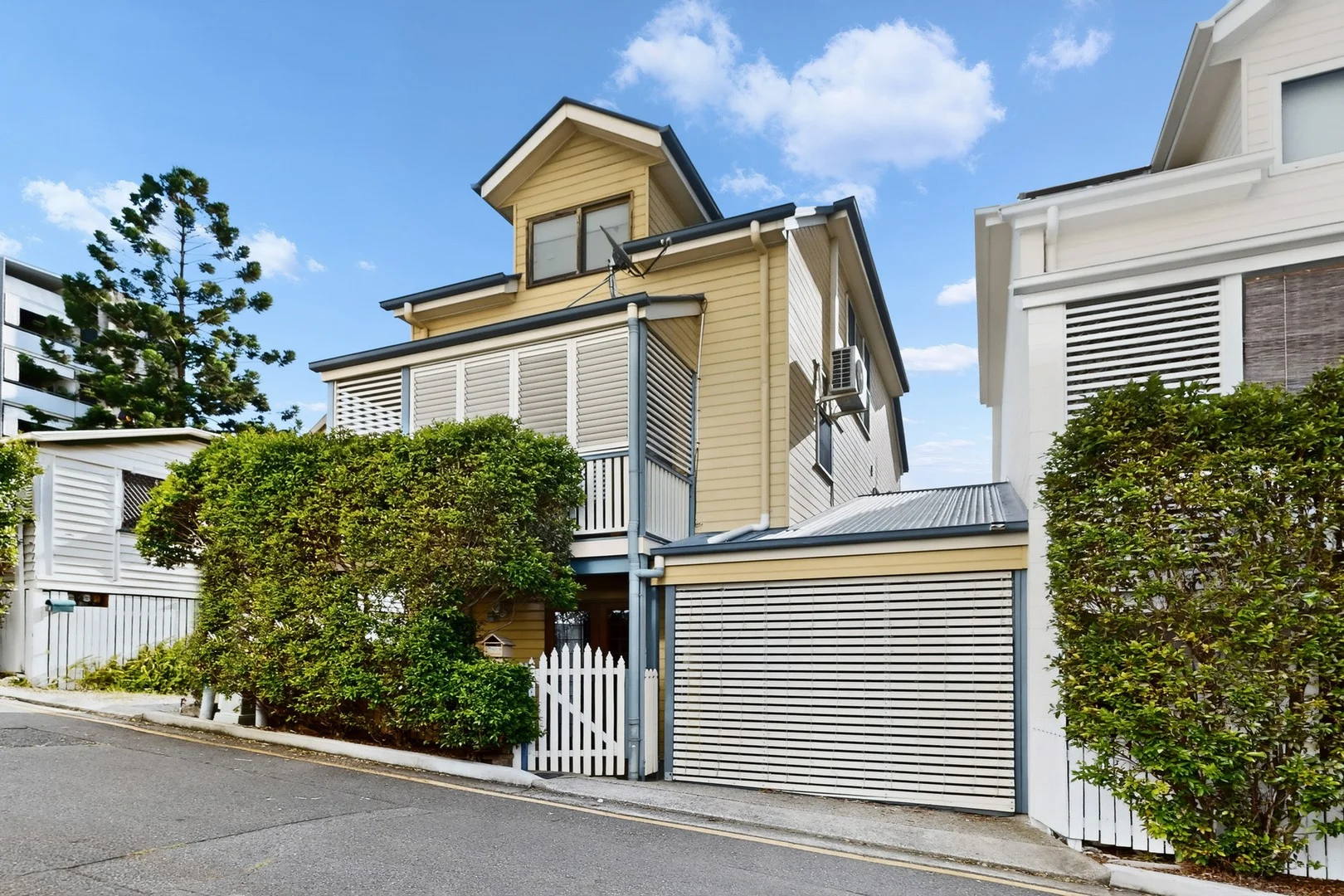 22 Robert Street, Spring Hill QLD 4000