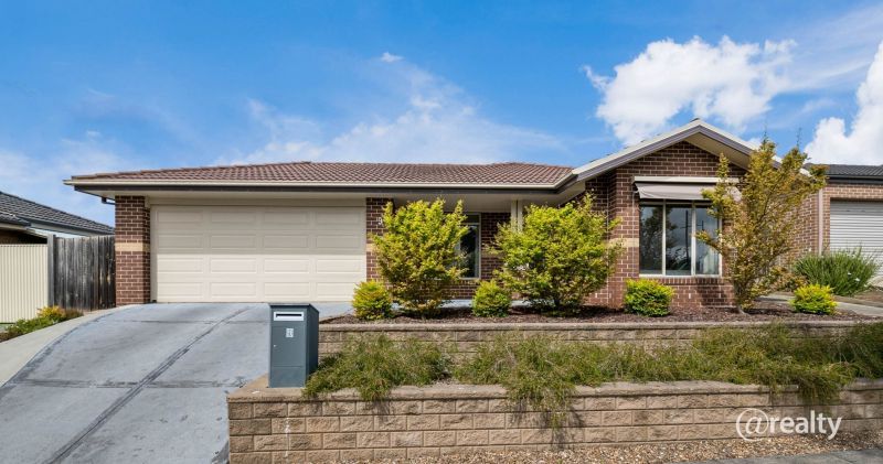 4 bedrooms House in 9 Rimfire Avenue DROUIN VIC, 3818