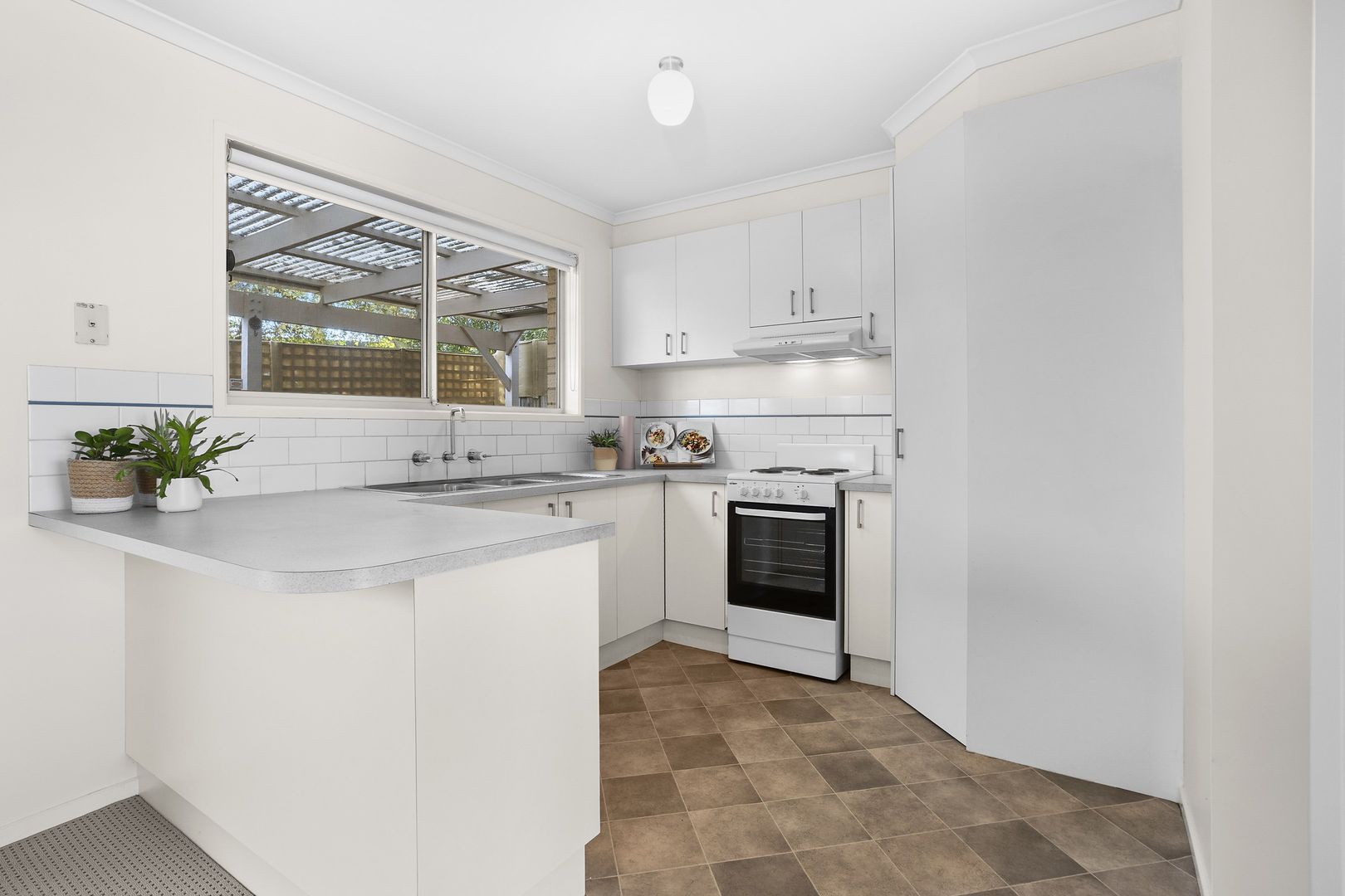 1/7-9 Dendle Street, Leopold VIC 3224, Image 2