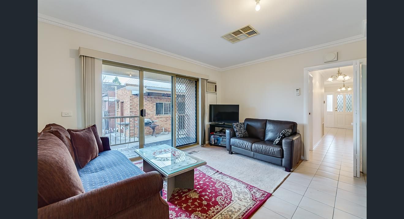 1 Tench Court, Mill Park VIC 3082, Image 2