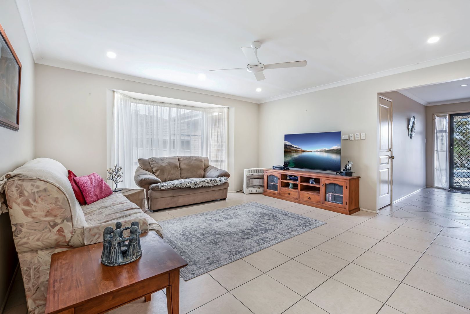 2 Myee Place, Blue Haven NSW 2262, Image 2