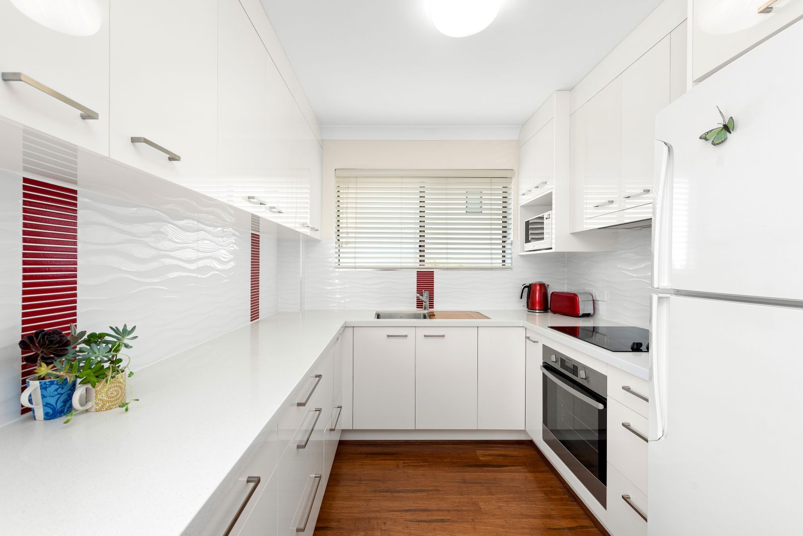 1/50 Knowsley Street, Greenslopes QLD 4120, Image 2