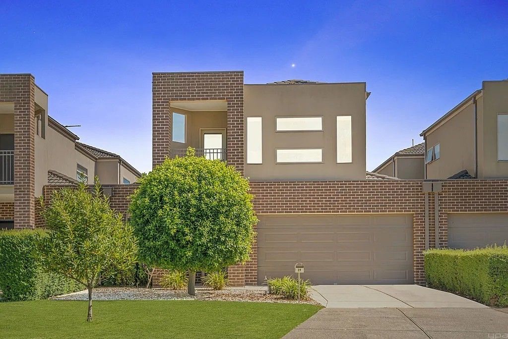 3 bedrooms House in 39 Almond Close WERRIBEE VIC, 3030