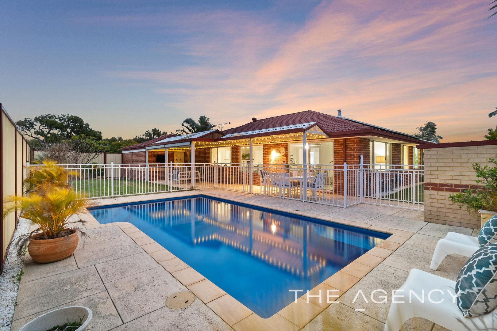 16 Cheriton Drive, Carramar WA 6031, Image 1