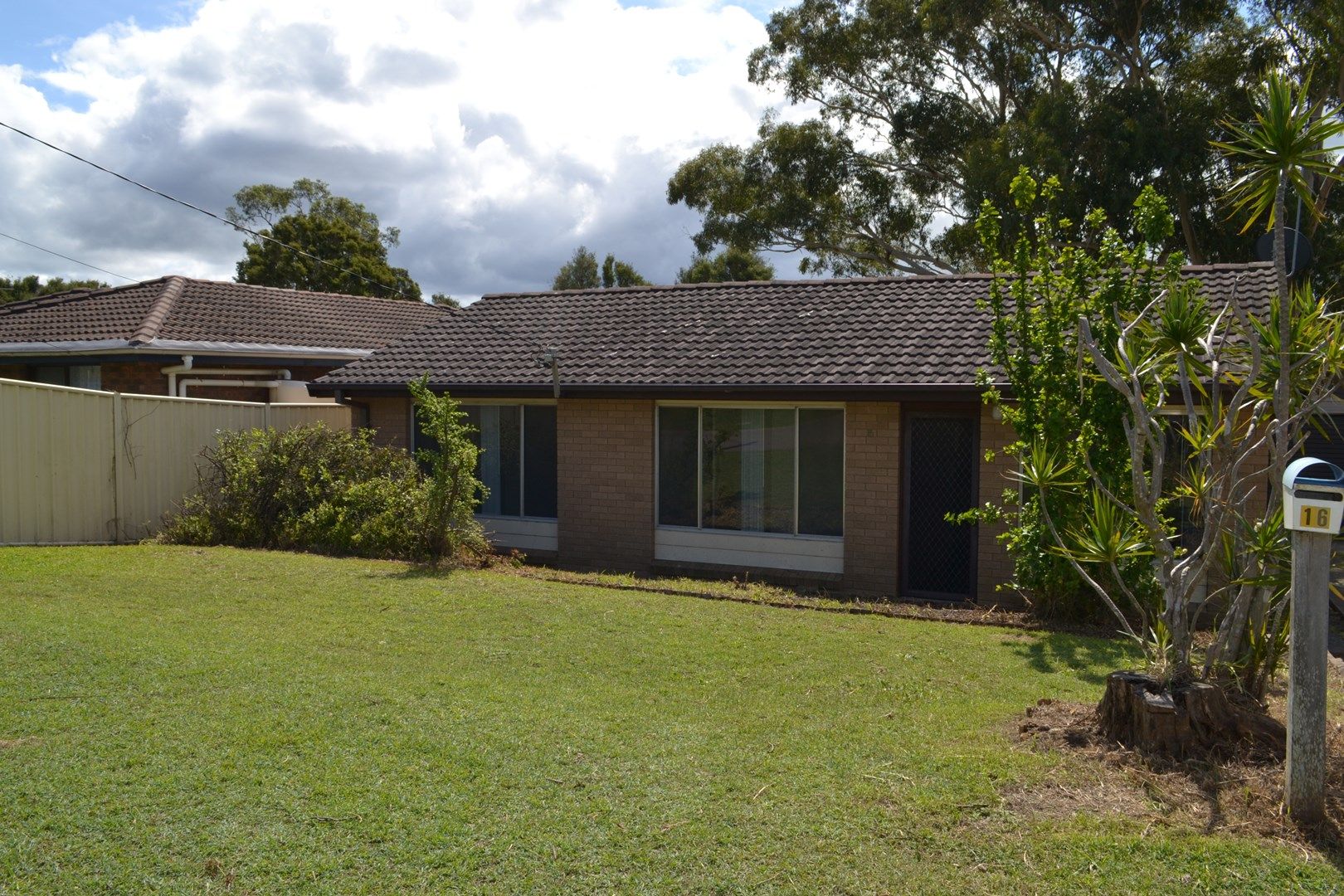 16 Catherine Street, Mannering Park NSW 2259, Image 0