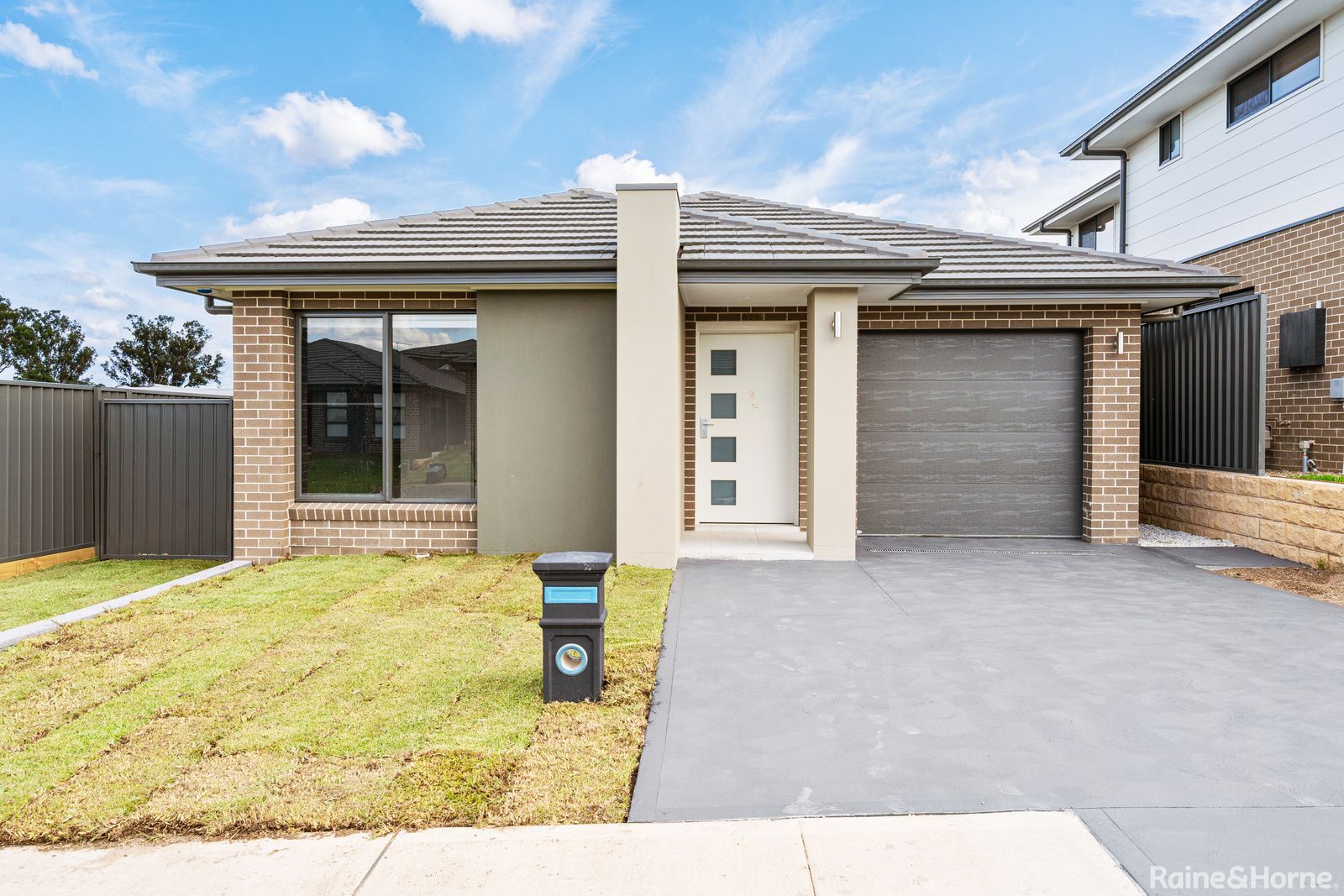 4 bedrooms House in 17 Munro Street LEPPINGTON NSW, 2179