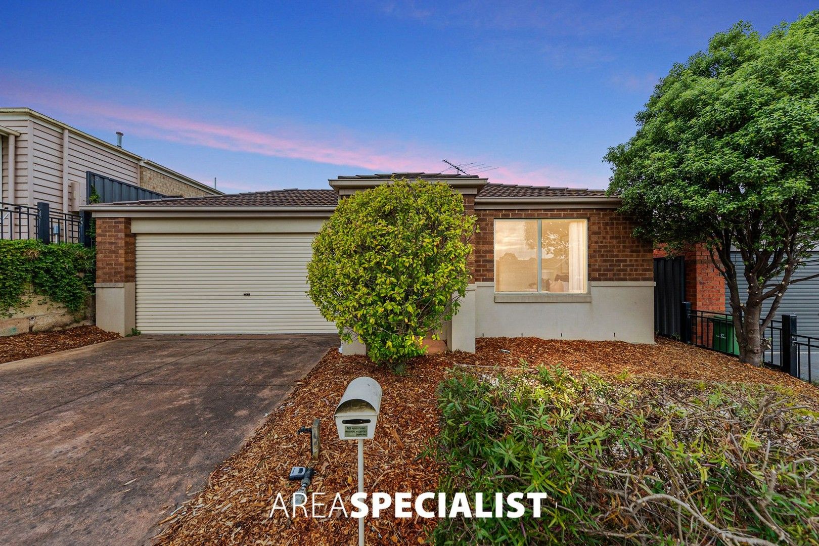 3 bedrooms House in 18 Huron Parkway PAKENHAM VIC, 3810