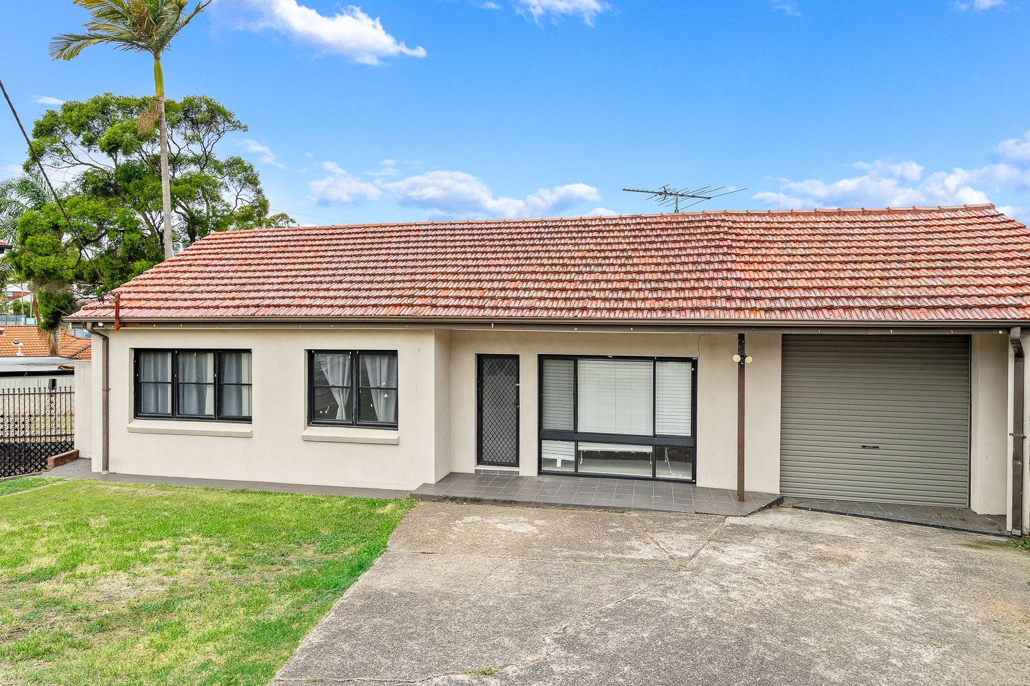 4 bedrooms House in 6 Keates Avenue PADSTOW HEIGHTS NSW, 2211