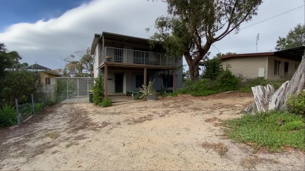 38 Bernadette Avenue, Loch Sport Property History & Address Research