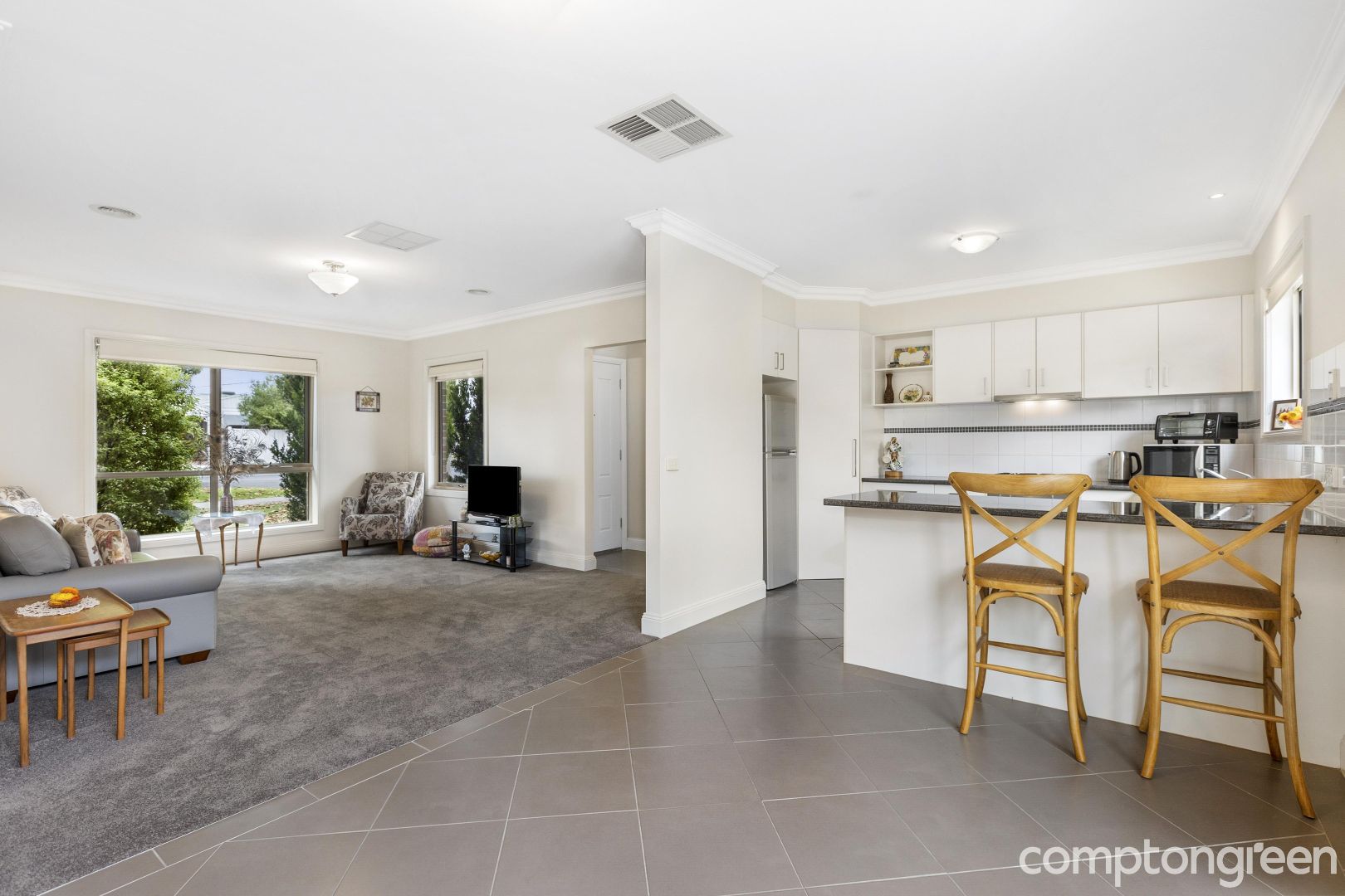 1/96 Roslyn Road, Belmont VIC 3216, Image 2